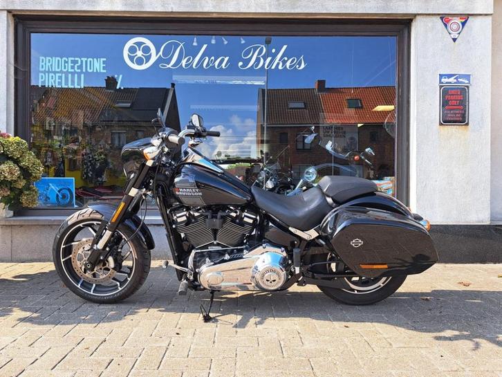 Harley FLSB Sportglide - 2022- 6929 km, Motoren, Motoren | Harley-Davidson, Bedrijf, Chopper, meer dan 35 kW, 2 cilinders, Ophalen