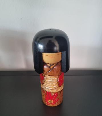 Mooie Autumn Leaves Kokeshi van Kisaku beschikbaar voor biedingen