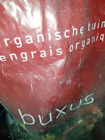 Rest organische mest voor buxus