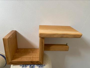 Toiletrolhouder in hout beschikbaar voor biedingen