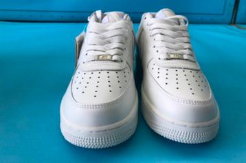 Nike Air Force 1 – Wit -Maat 42-Topstaat – Prijs bespreekbaa beschikbaar voor biedingen