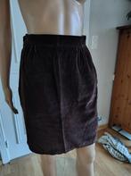 Vintage fluwelen rok, Kleding | Dames, Rokken, Vintage, Ophalen of Verzenden
