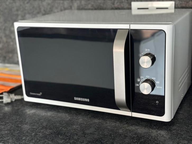 Micro-ondes ceramic inside Sansung, cuisine, Elektronische apparatuur, Microgolfovens, Zo goed als nieuw, Microgolfoven, Ophalen