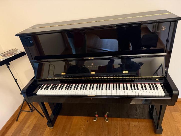 Piano Steinway buffet K132 PE serienummer 603923, Muziek en Instrumenten, Piano's, Zo goed als nieuw, Piano, Zwart, Hoogglans