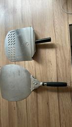 2 pizzascheppen - 1 weber pizzasschep 1 alfa pizzaschep, Ophalen of Verzenden, Zo goed als nieuw