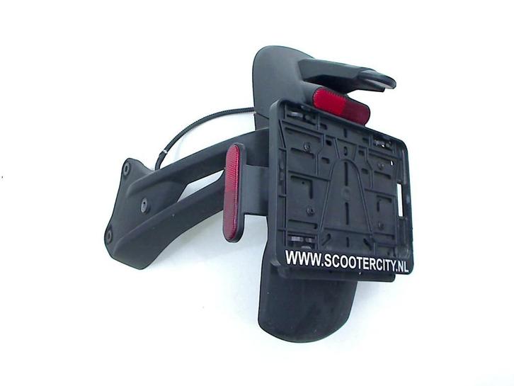 KENTEKENPLAAT HOUDER Piaggio MP3 530 2022- (01-2022/-), Motoren, Onderdelen | Overige, Gebruikt