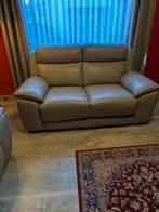Lederen salon met elektrisch bediende relaxen en USB, Huis en Inrichting, Ophalen, Grijs, Zo goed als nieuw, 200 tot 250 cm