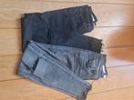 Lot de 2 jeans déchirés au niveau des genoux et franges en b, Vêtements | Femmes, Jeans, Gris, Enlèvement ou Envoi, Pull & Bear