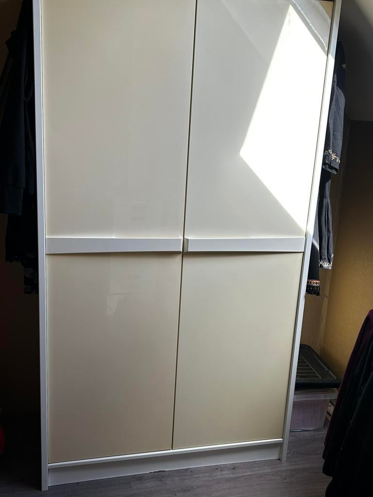 Kledingkast, Ophalen, Gebruikt