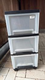 Zwarte trolley met 3laden plastieken bakken, Ophalen, Zo goed als nieuw