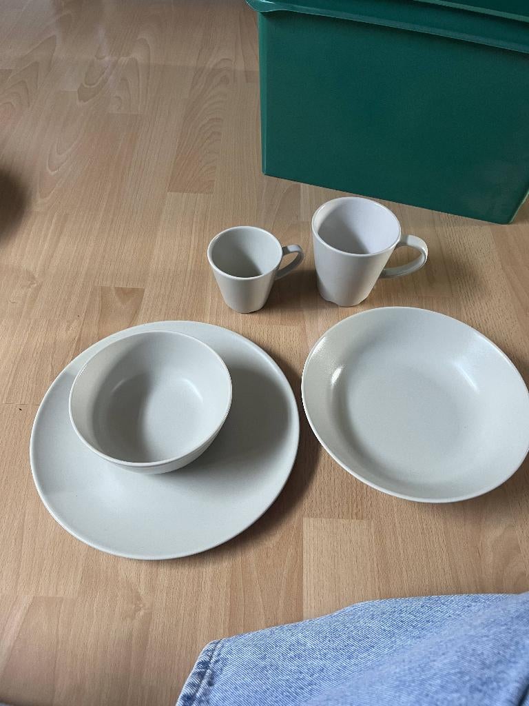 servies set, Maison & Meubles, Cuisine | Vaisselle, Assiettes(s), Enlèvement, Utilisé, Autres matériaux