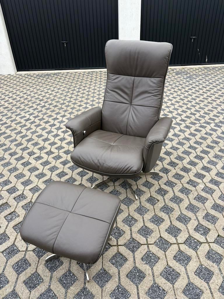 Relaxzetel met voetbank, Ophalen, Gebruikt