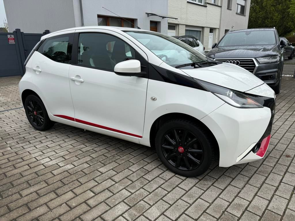 Toyota Aygo bj2014 Benzine, Autos, Toyota, Achat, 998 cm³, Entreprise, Boîte manuelle