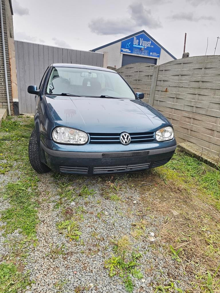 volkswagen golf 4 prête à être immatriculée, Autos, Achat, Essence, Golf, Particulier