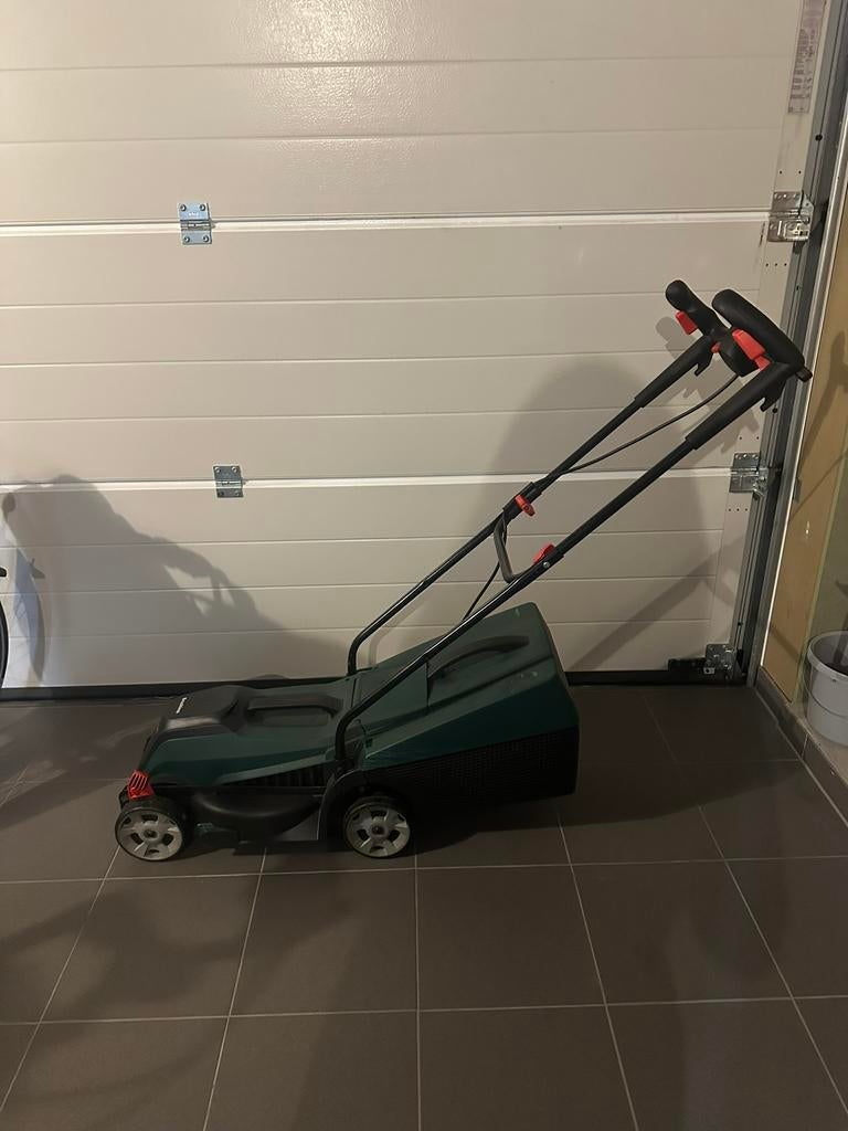 Bosch Accu Grasmaaier EasyMower 18V-32-200, Ophalen, Zo goed als nieuw, Accu-grasmaaier