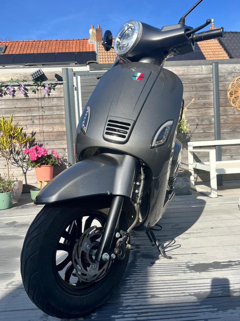 GTS Toscana, Enlèvement, Utilisé, Classe A (25 km/h), Essence