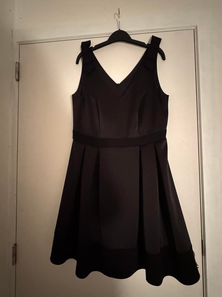 Zwart kleedje Raffaelli casual chique, Neuf, Taille 38/40 (M), Enlèvement ou Envoi, Robe de cocktail