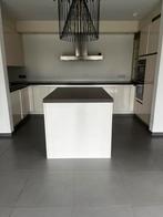 Licht beige hoogglans keuken met bruine steen, Huis en Inrichting, Ophalen, Gebruikt, U-keuken, Hoogglans of Gelakt