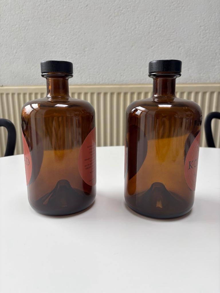 2 decoratieve flessen (apotheekstijl), Huis en Inrichting, Woonaccessoires | Overige, Zo goed als nieuw, Ophalen of Verzenden