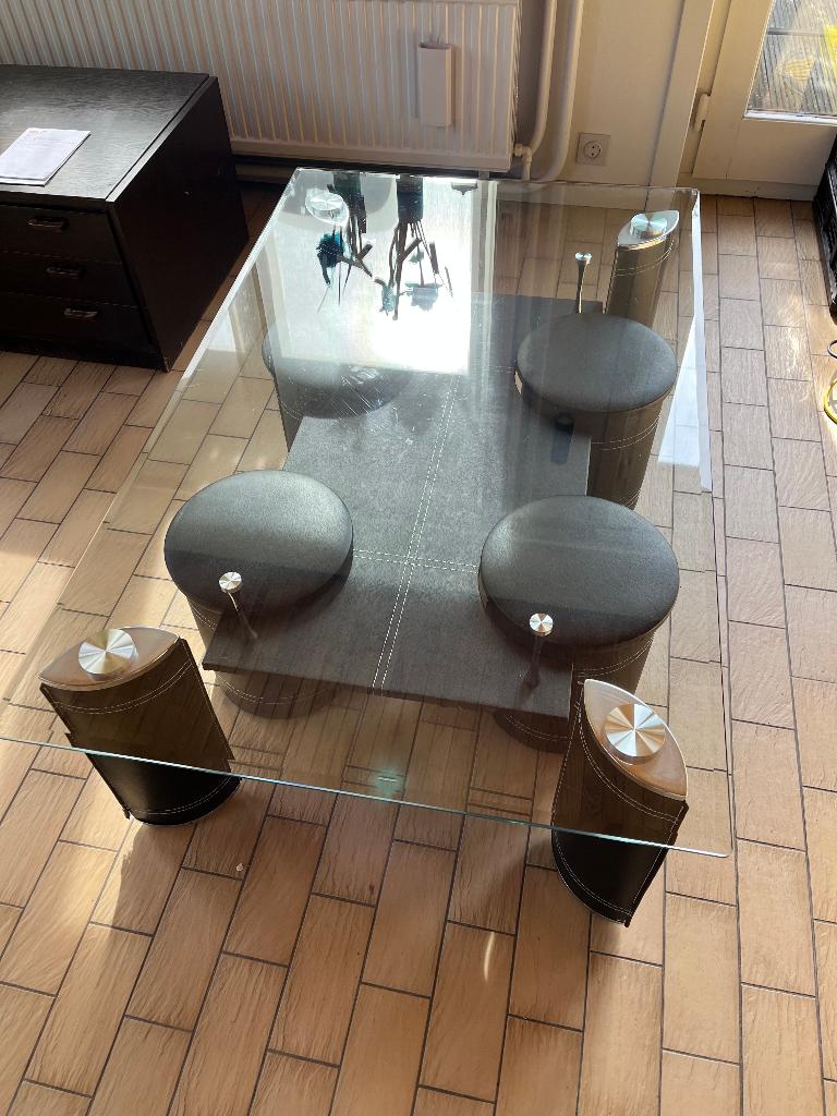 Salontafel met 4 poefjes – Weba – glas/lederlook, Huis en Inrichting, Ophalen, Strak, Gebruikt, 100 tot 150 cm