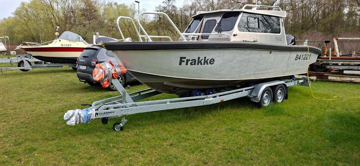 Mooie toer visboot, Watersport en Boten, Vis- en Consoleboten, Zo goed als nieuw, 70 pk of meer, Benzine, Buitenboordmotor, Aluminium