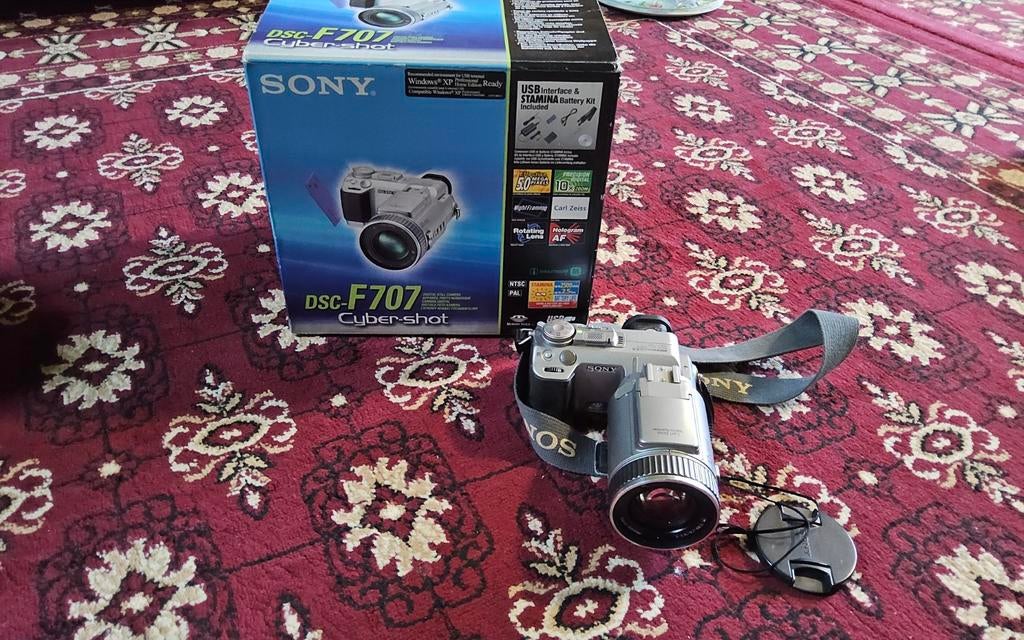 Sony Cybershot digitaal camera met accessoires ,2 batterijen, Ophalen of Verzenden, Sony