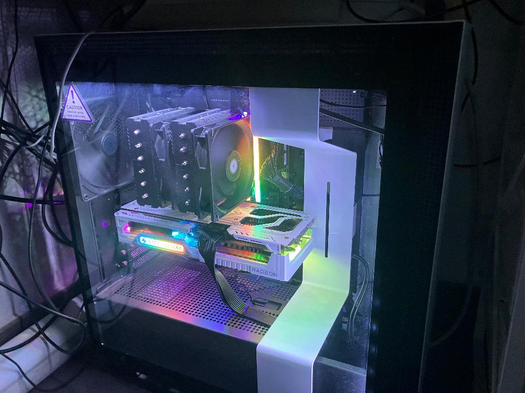 AMD R7 9800X3D Game PC, Games en Spelcomputers, Games | Pc, Ophalen, Zo goed als nieuw