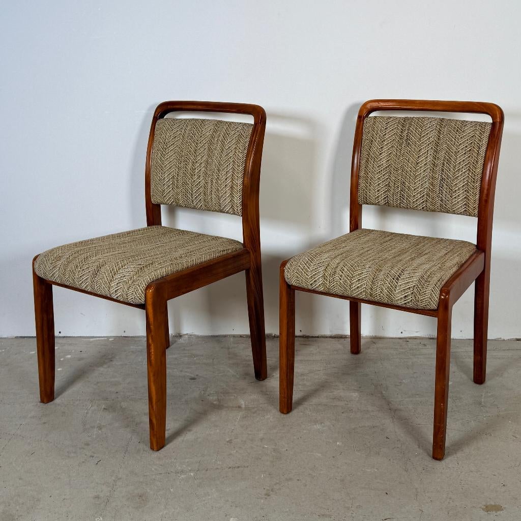 Deux chaises de salle à manger de style scandinave, Maison & Meubles, Chaises, Utilisé, Deux, Bois, Tissus, Brun, Enlèvement