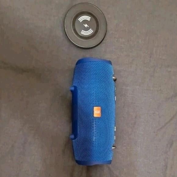 Power Bank 7800mAh + chargeur sans fil Mag + haut-parleur, Télécoms, Enlèvement ou Envoi