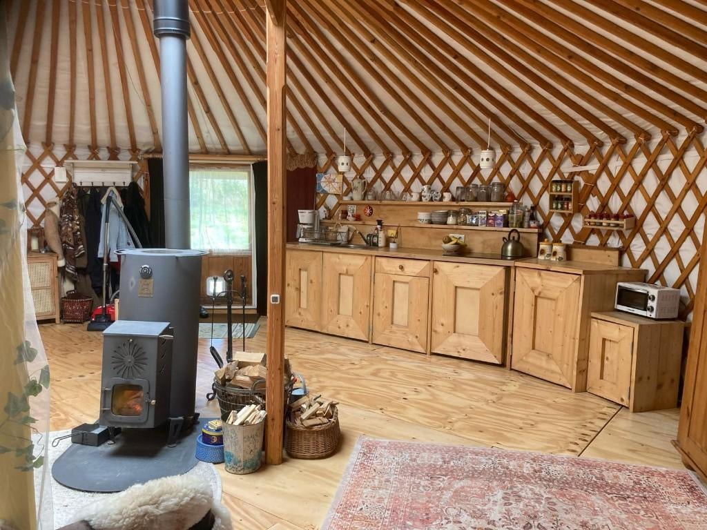 Sfeervolle Yurt (2022) 47m² + kachel + keuken + extra doek, Ophalen, Zo goed als nieuw, Tot en met 2