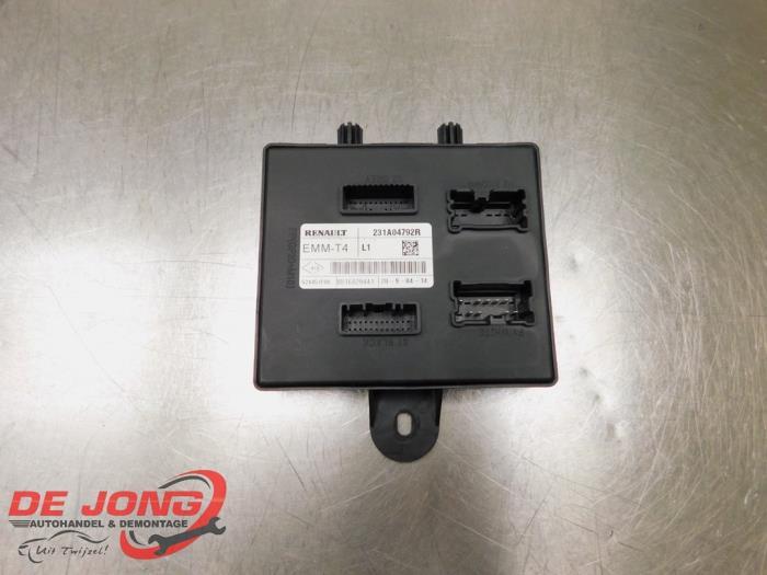 Module verrouillage central des portes d'un Renault Clio, Renault, -, 3 mois de garantie, Utilisé