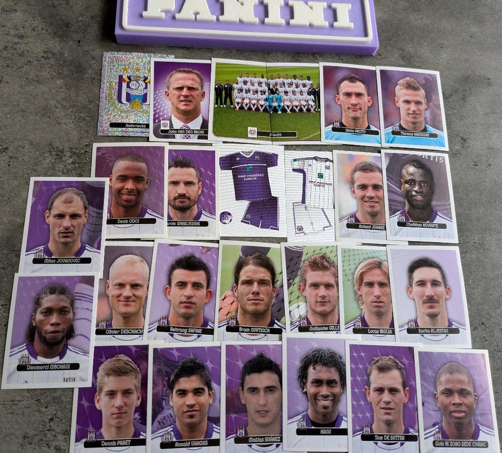 PANINI FOOTBALL 2013 26 AUTOCOLLANTS ANDERLECHT SC FOOTBALL, Envoi, Neuf