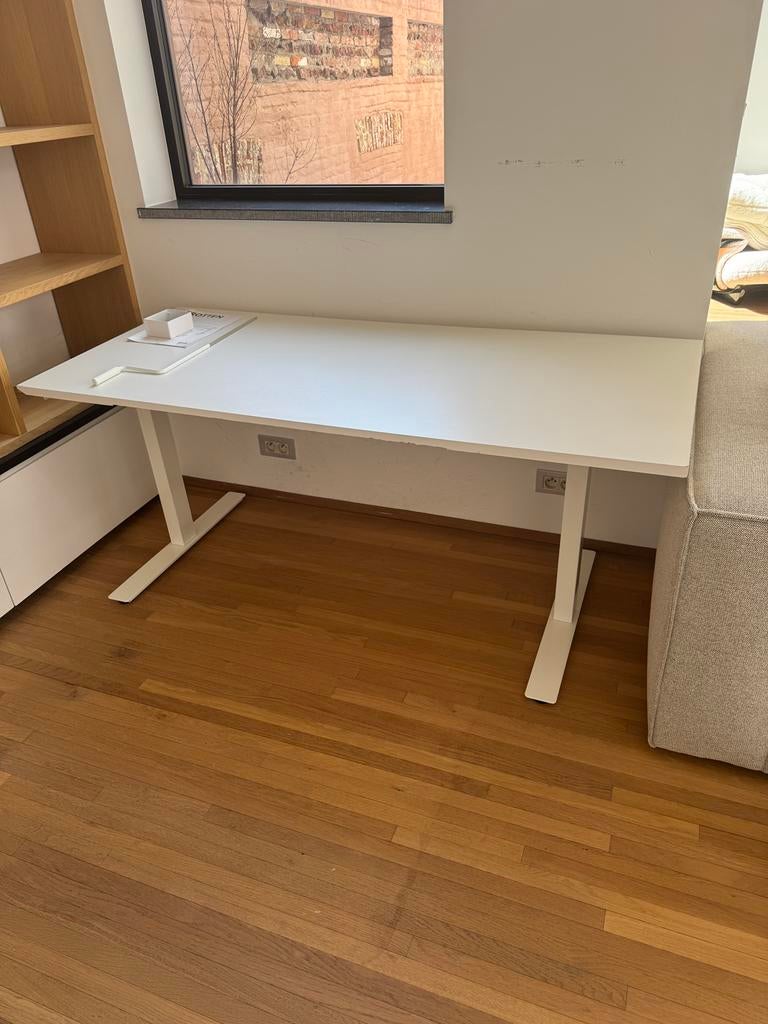 IKEA TROTTEN bureau / tafel – in hoogte verstelbaar, Ophalen, In hoogte verstelbaar, Zo goed als nieuw, IKEA