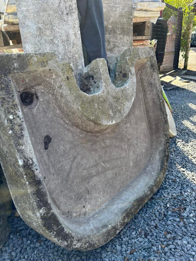 Antieke arduinen pompbak Voor info graag BELLEN 0474220705, Ophalen