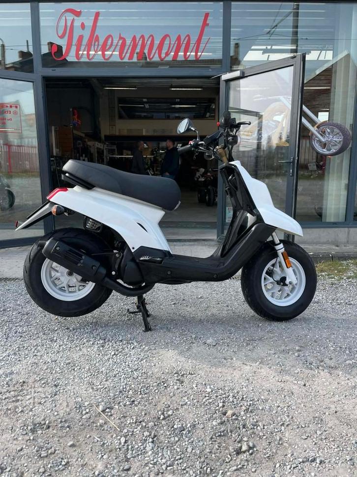 MBK Booster edition naked, Fietsen en Brommers, Scooters | Yamaha, Zo goed als nieuw, Overige modellen, Klasse A (25 km/u), Benzine