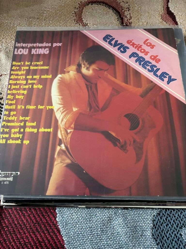 Elvis lp, Los exitos de Elvis Presley por Lou king,, Gebruikt, Ophalen of Verzenden, Rock-'n-Roll, 12 inch