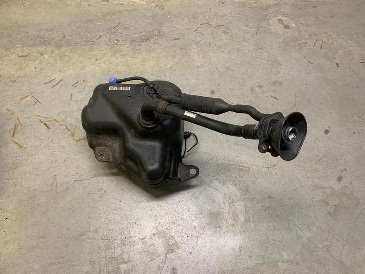 adblue tank mercedes sprinter + pomp 2010 - 2018 A9064701815, Auto-onderdelen, Brandstofsystemen, Mercedes-Benz, Gebruikt, Ophalen of Verzenden