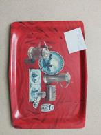 Dienblad uit jaren 60, Enlèvement