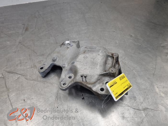 Support moteur d'un Opel Vivaro, Autos : Pièces & Accessoires, Suspension & Châssis, Opel, Utilisé, 3 mois de garantie, Enlèvement ou Envoi
