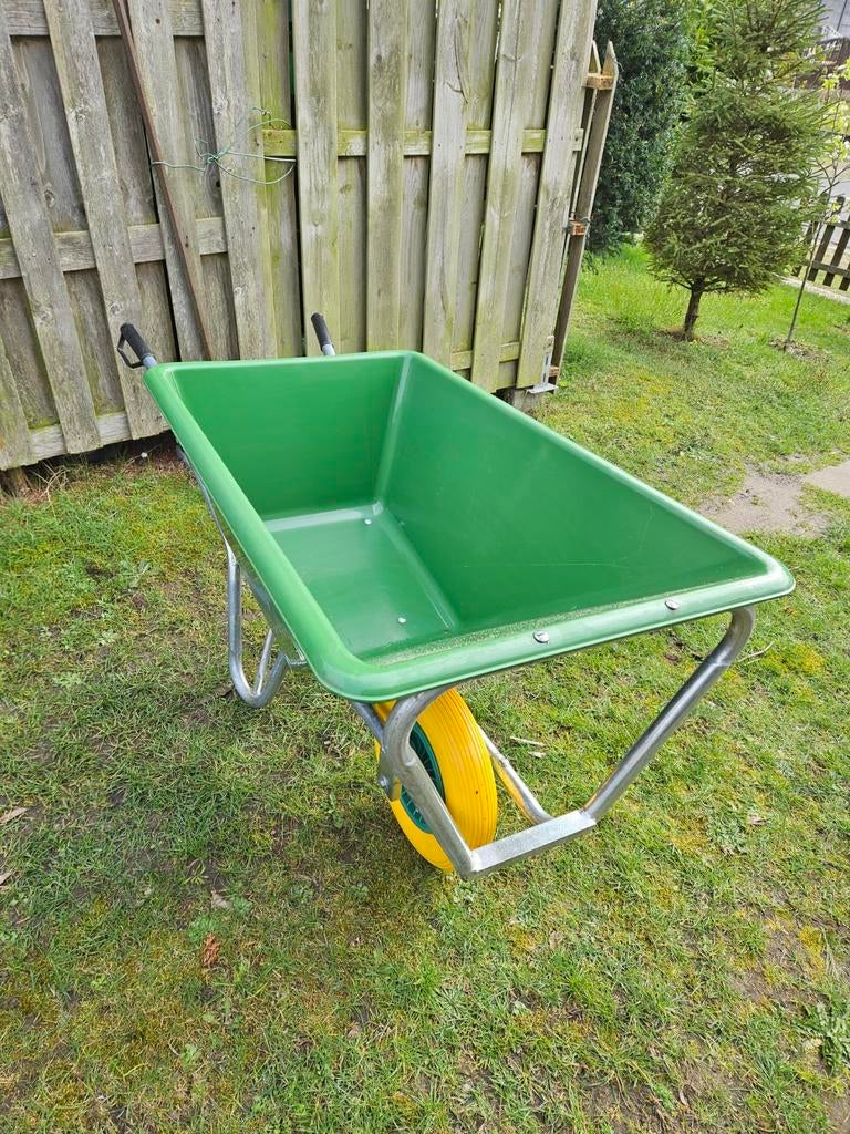 Brouette agricole 180 litres avec 1 ou 2 pneus anti-crevaiso, Jardin & Terrasse, Brouettes, Enlèvement