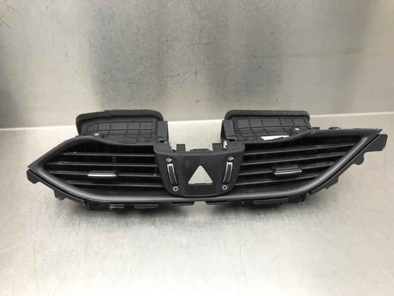 DASHBOARD LUCHTROOSTER Hyundai i30 Wagon (PDEF5), Gebruikt, Hyundai