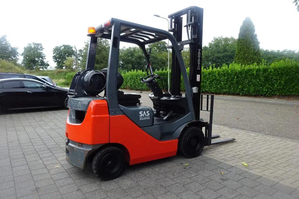 Toyota 02-8 FGF 18 Heftruck (bj 2014), Zakelijke goederen, Machines en Bouw | Heftrucks en Intern transport, 1000 tot 2000 kg