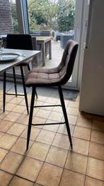 Hoge stoelen, 4 krukken, Ophalen, Zo goed als nieuw, 60 tot 90 cm