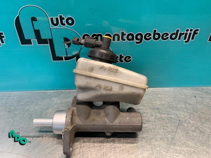 Cylindre de frein principal d'un Dacia Logan (Logan 1 04-), Autos : Pièces & Accessoires, Freins & Transmission, Dacia, Utilisé