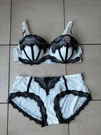 Nieuwe set met kant ( Bh + onderbroek ) Maat 85 C / maat L, Ophalen of Verzenden, Setje