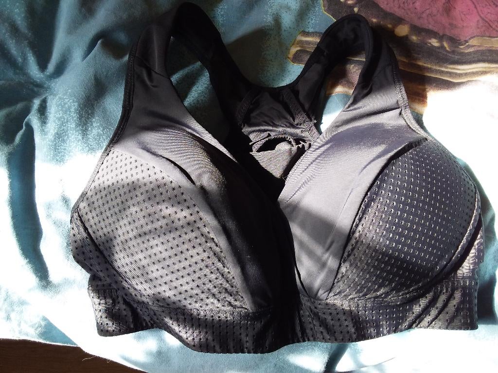 Sport-bh, Kleding | Dames, Sportkleding, Ophalen, Zwart, Zo goed als nieuw, Maat 42/44 (L)