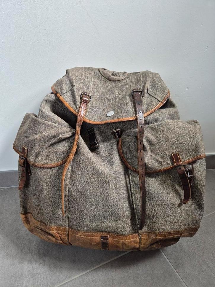 Sac à dos vintage Swiss Army Gebirgsjäger, Waffenläufer, Collections, Objets militaires | Général, Enlèvement ou Envoi