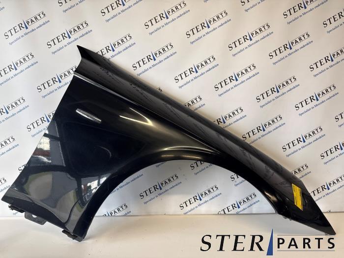 Scherm rechts-voor van een Mercedes CLS-Klasse (197), Auto-onderdelen, Carrosserie, Mercedes-Benz, Gebruikt, 3 maanden garantie