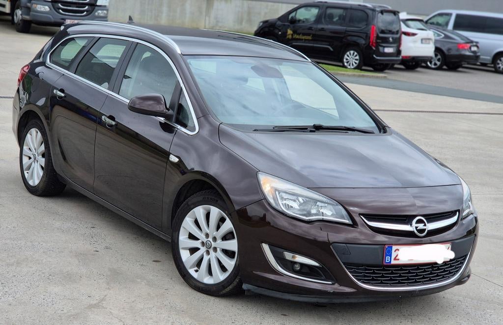 Opel astra 13cdti 230mkm cuir clima gps 2700€ ctok, Auto's, Opel, Particulier, Astra, Diesel, Euro 5, Break, 5 deurs, Handgeschakeld