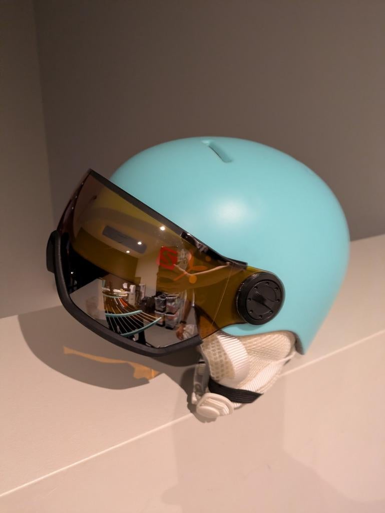 Kinder skihelm, Ophalen